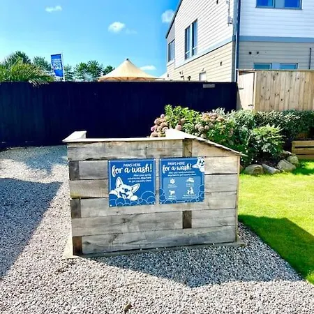 The Lobster Pot